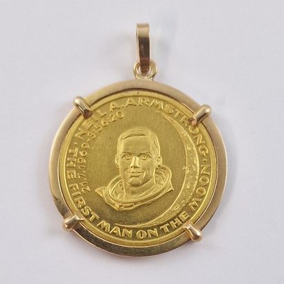 PENDANT Circa 1970 in yellow gold 750 Millièmes...