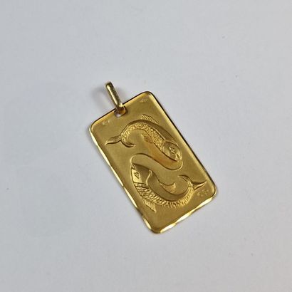 RECTANGULAR MEDAL Circa 1980 in yellow gold...