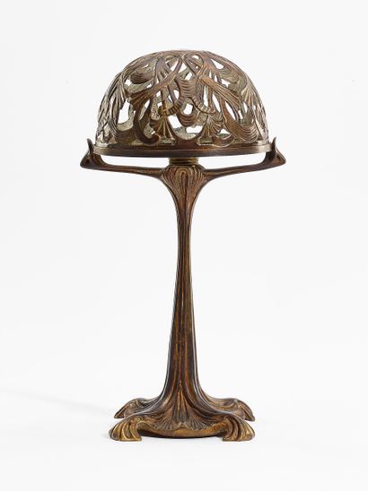 Maurice DUFRENE (1876-1955)
Bronze LAMPE...