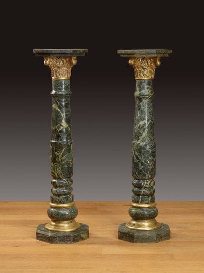EXCEPTIONAL PAIR OF PRESENTOIR SELETTES early...