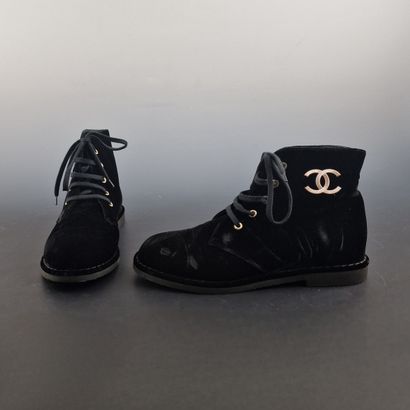 CHANEL - Pair of laced up black velvet DERBIES...