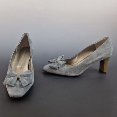 Bruno MAGLI - PAIR OF SLIPPERS in grey lambskin...