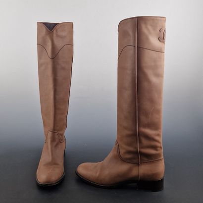 CHANEL - PAIR OF RIDER BOOTS in hazelnut...