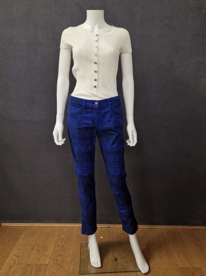 CHANEL X Karl Lagerfeld - ENSEMBLE composé...