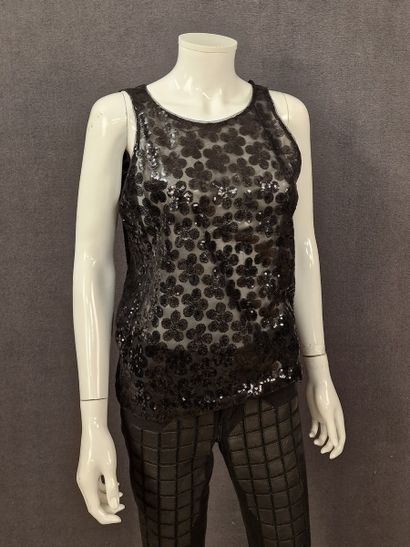 CHANEL X Karl Lagerfeld - circa 2014 - Sleeveless...
