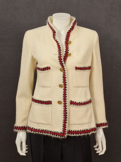 CHANEL X Karl Lagerfeld - Métiers d'art Prefall...