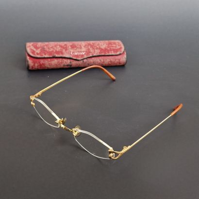 CARTIER - PAIRE DE LUNETTES DE VUE, monture...