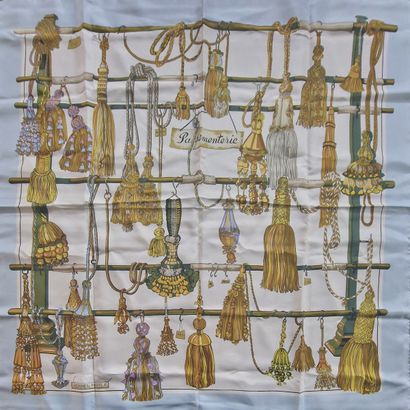 HERMES Paris made in France - CARRE en twill...