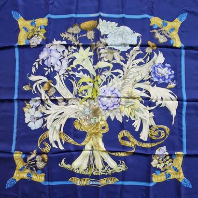HERMES Paris - CARRE en twill de soie imprimé...