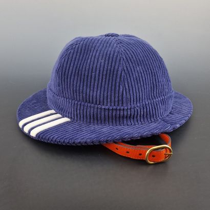 GUCCI X Adidas année 2023 - CHAPEAU en velours...