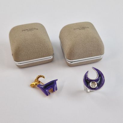 Pierre CARDIN - LOT composé d'une broche...