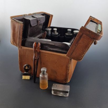 TOURON 24 rue de la Paix Paris - MALLETTE-NECESSAIRE...