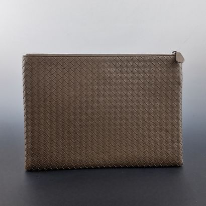 Bottega VENETA - 35cm zipped POCKET in taupe...