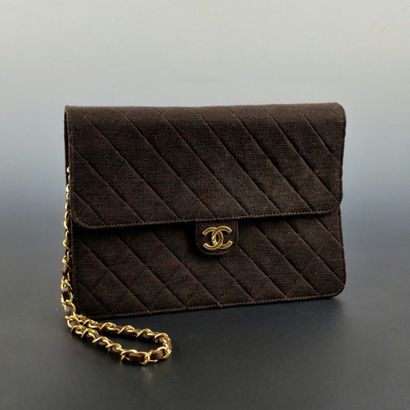 CHANEL - Circa 1980 - 25cm BAG in coffee...