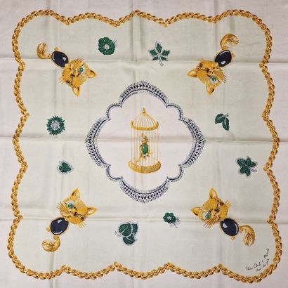 VAN CLEEF & ARPELS - CARRE in printed silk...