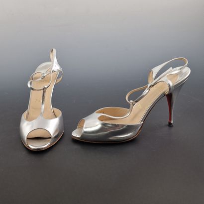 Christian LOUBOUTIN - PAIRE D'ESCARPINS 