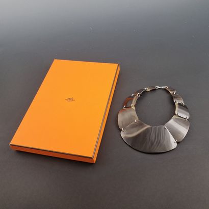 HERMES Paris - COLLIER plastron composé de...