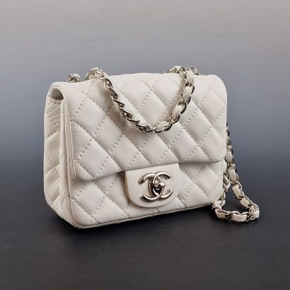 CHANEL Circa 2008 - SAC 