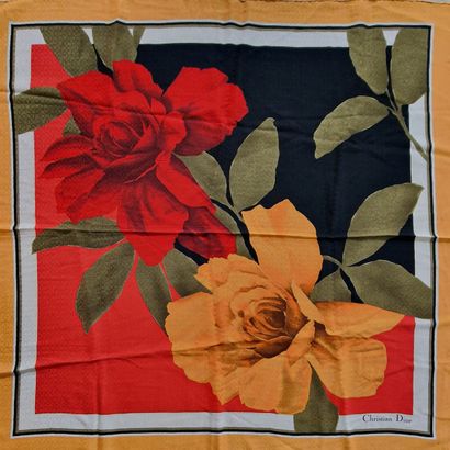 Christian DIOR - LOT composé de deux carrés...