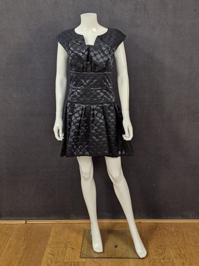 CHANEL X Karl Lagerfeld - circa 2014 - ROBE...