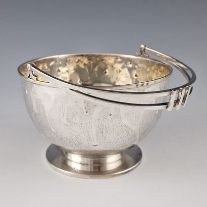 SMALL ROUND BASKET JUG WITH MOBILE HANDLE...