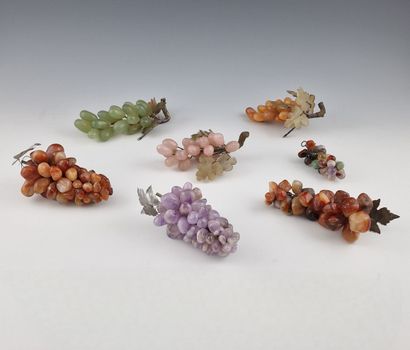 7 HARD STONE GRAPES FOR TABLE DECORATIONS...