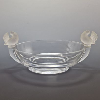 CRISTAL DE SEVRES - White and partially frosted...