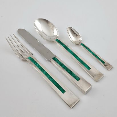 SET DE TABLE 4 PIECES en argent et monté...