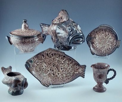 MARIUS GIUGE - 24 PIECES FISH AND BUBBLING...