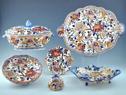 GIEN - MODELE PIVOINES - 15 PIECES DE FORME...