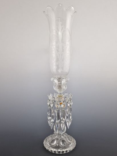 BACCARAT - MEDAILLON MODEL - Cut and engraved...
