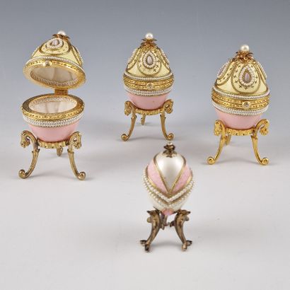 SET OF 4 TWO-SIZED OVOID BOXES FOR TABLE...