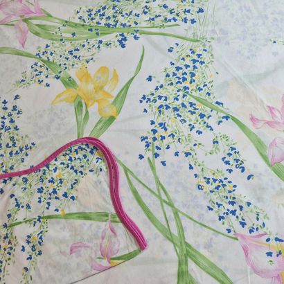 D. PORTHAULT - NAPPE OVALE ET SES 8 SERVIETTES...