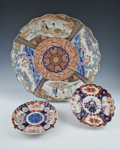 JAPON XXEME SIECLE - GRAND PLAT CIRCULAIRE...