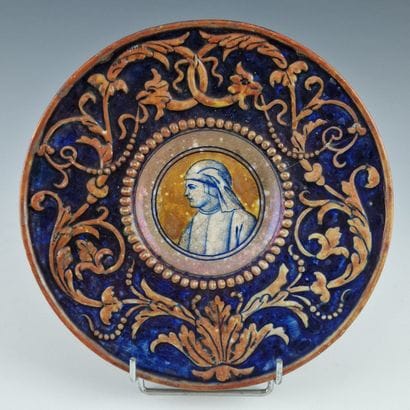 ITALIE - PLAT ROND en majolique dans le style...