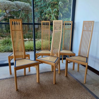 SUITE DE 6 CHAISES Travail de Designer Contemporain...