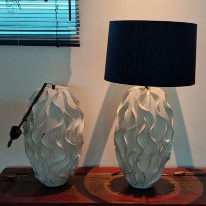 PAIRE DE LAMPES OVOIDES Travail de Décorateur...