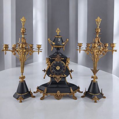 GARNITURE DE CHEMINEE d'Epoque Napoléon III...