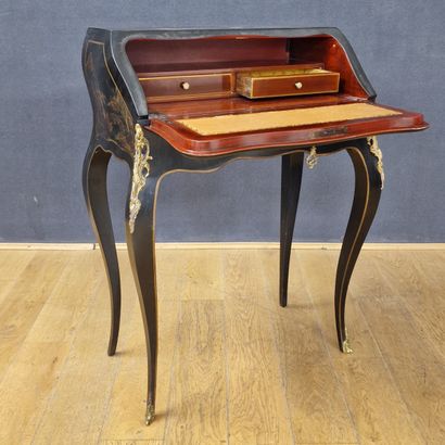 LITTLE PENDANT BUREAU with curved front and...