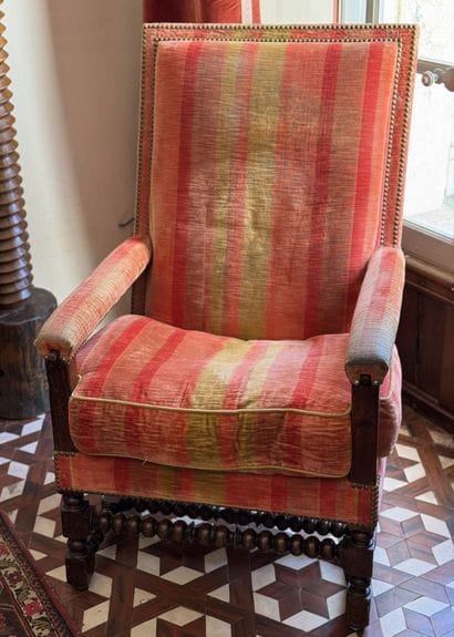 XVIIth CENTURY FURNISHED WALNUT PATIENT CHAIR...