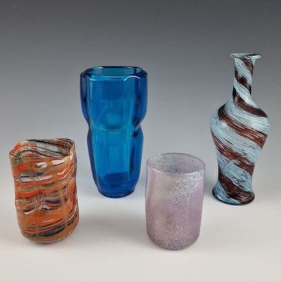 MURANO - QUATRE VASES Modernes en verre soufflé...
