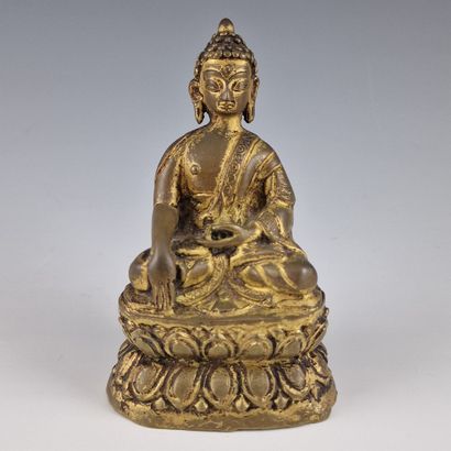 TIBET Début du XXème Siècle BOUDDHA en bronze...