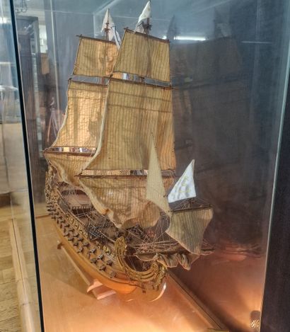 GRANDE MAQUETTE DU SOLEIL ROYAL Moderne 
Sur...