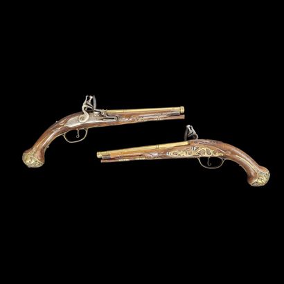 PAIRE DE PISTOLETS A SILEX D’OFFICIER, POUR...