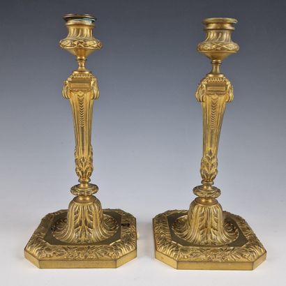 PAIRE DE FLAMBEAUX d'Epoque Napoléon III...