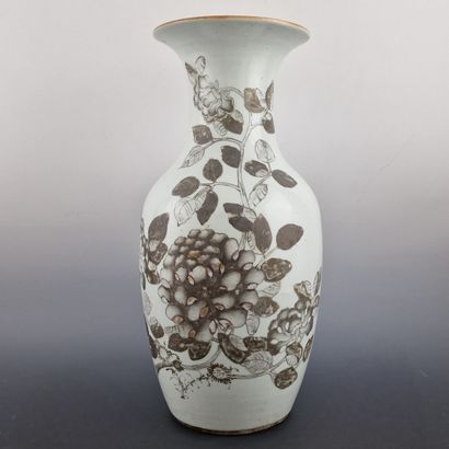 CHINE PERIODE REPUBLIQUE - VASE BALUSTRE...