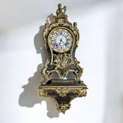 Regency-style CARTEL D'APPLIQUE AND ITS LAMP...