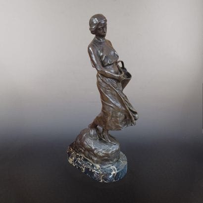 Giuseppe ROSSI (1865-?)
Jeune femme portant...