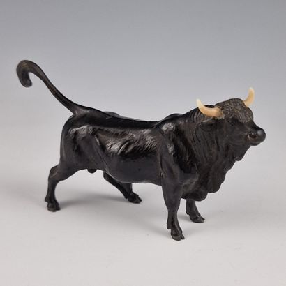 BRONZE DE VIENNE - STATUETTE DE TAUREAU Circa...