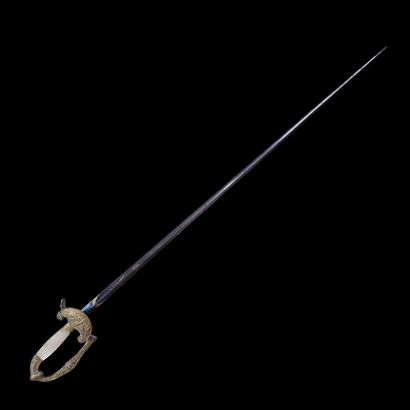 EPEE D’OFFICIER. 
Fusée à plaquettes de nacre...